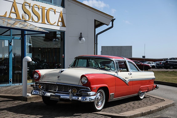Ford Fairlane 2 of 14