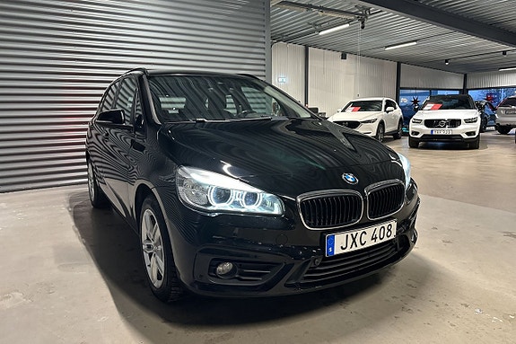 BMW 218 3 of 17