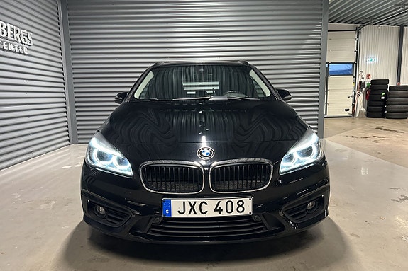 BMW 218 2 of 17