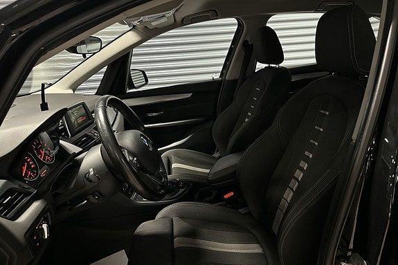 BMW 218 15 of 17