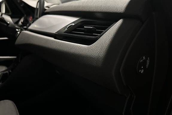 BMW 218 14 of 17