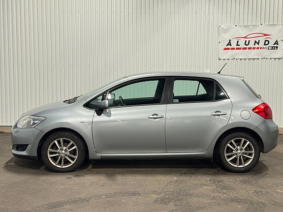 Toyota Auris 5 of 5