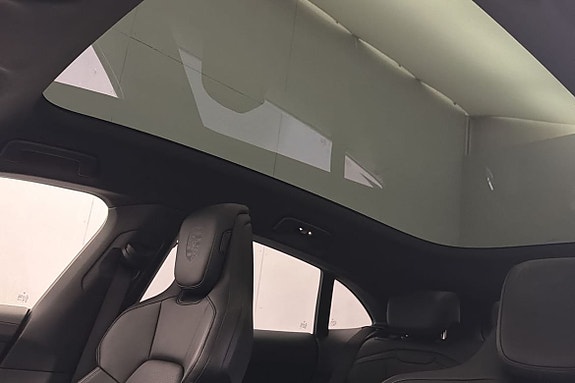 Porsche Taycan 4S 29 of 30