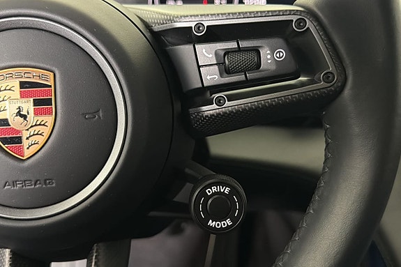 Porsche Taycan 4S 17 of 30