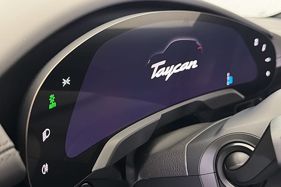 Porsche Taycan 4S 19 of 30