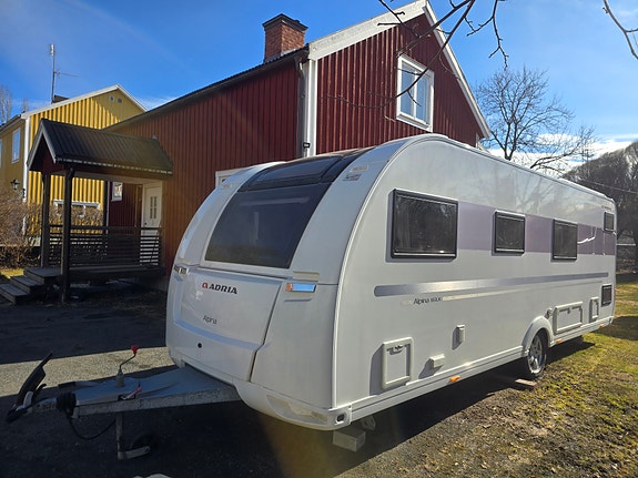 Adria Alpina 663UK 2 of 5