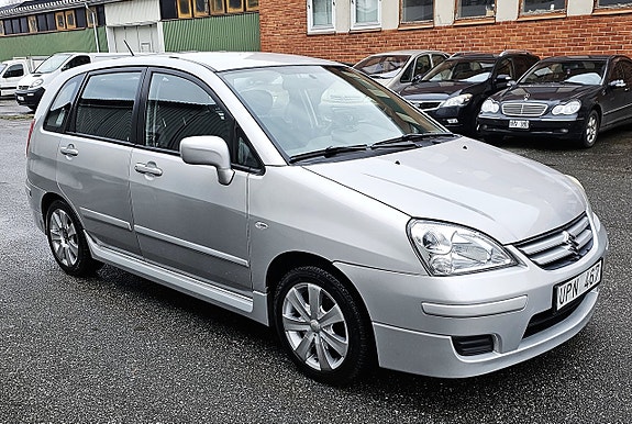 Suzuki Liana