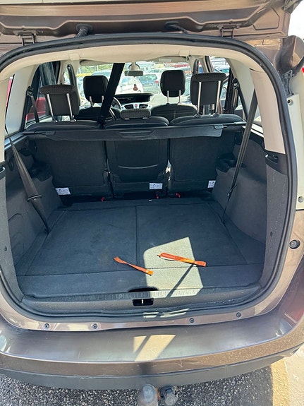 Renault Grand Scenic III 24 of 24