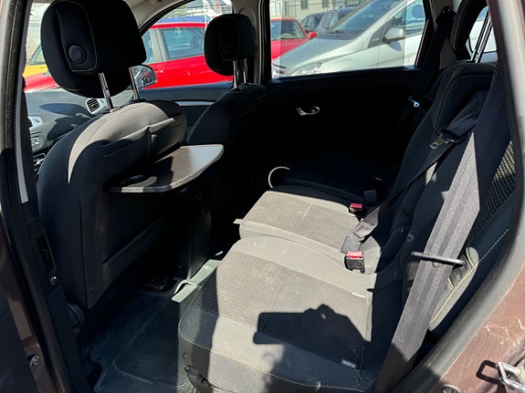Renault Grand Scenic III 16 of 24