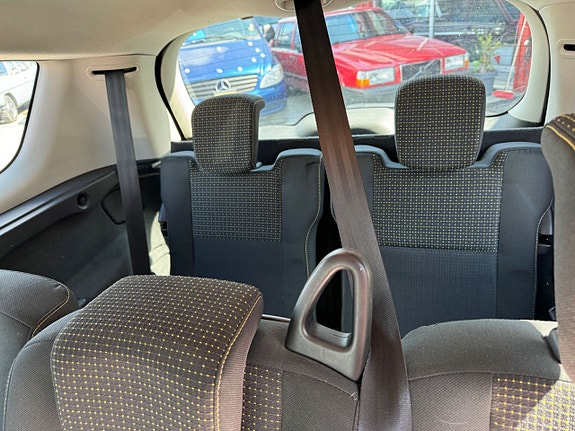Renault Grand Scenic III 18 of 24