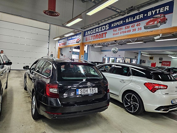 Skoda Octavia 3 of 5