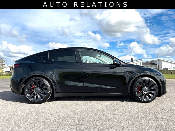 Tesla Model Y 9 of 10