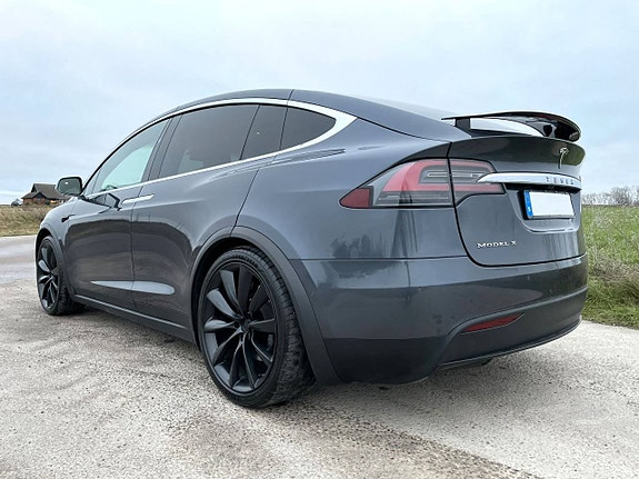 Tesla Model X 3 of 5