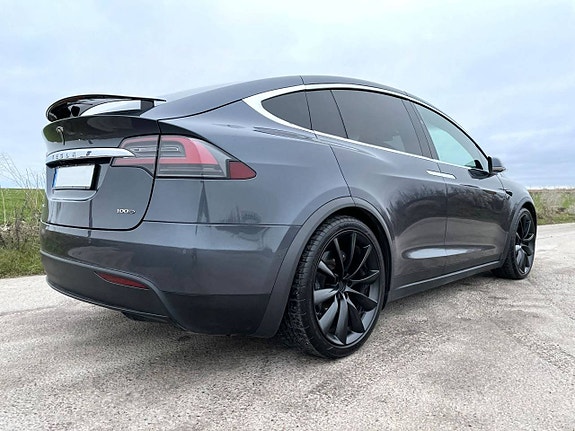 Tesla Model X 6 of 9