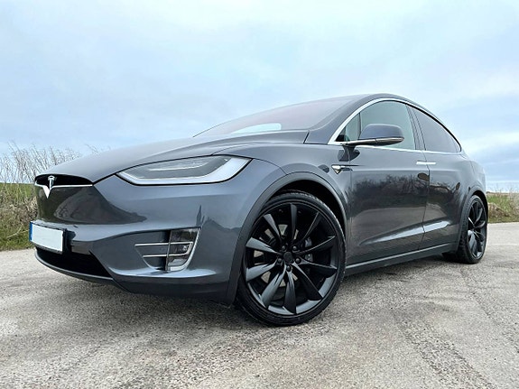 Tesla Model X 2 of 5