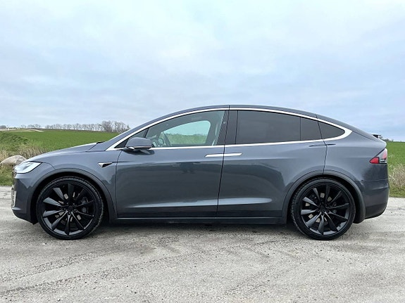Tesla Model X 9 of 9