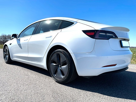 Tesla Model 3 2 of 9