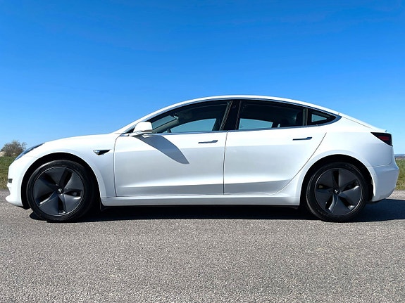 Tesla Model 3 9 of 9