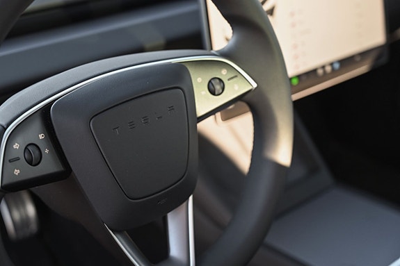 Tesla Model 3 17 of 27