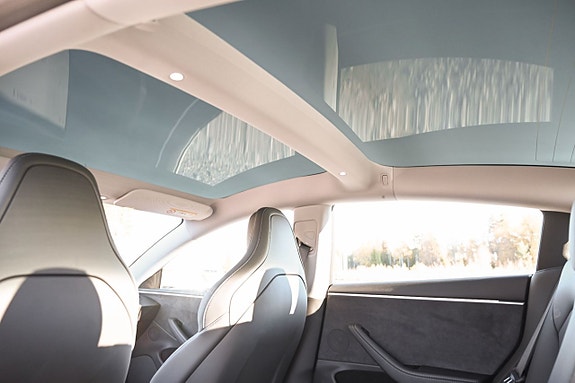 Tesla Model 3 16 of 27