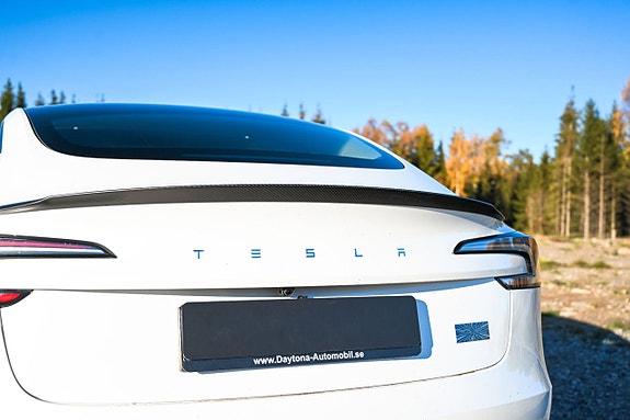 Tesla Model 3 9 of 27