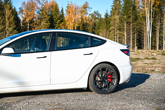 Tesla Model 3 8 of 27