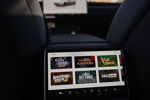Tesla Model 3 25 of 27