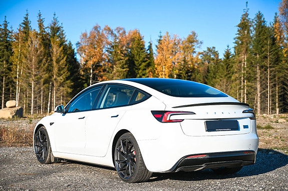 Tesla Model 3 3 of 5