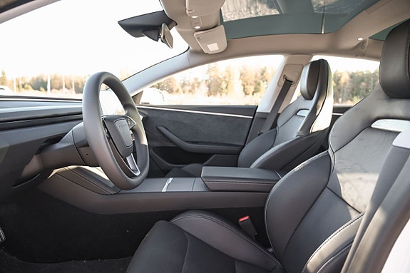 Tesla Model 3 11 of 27