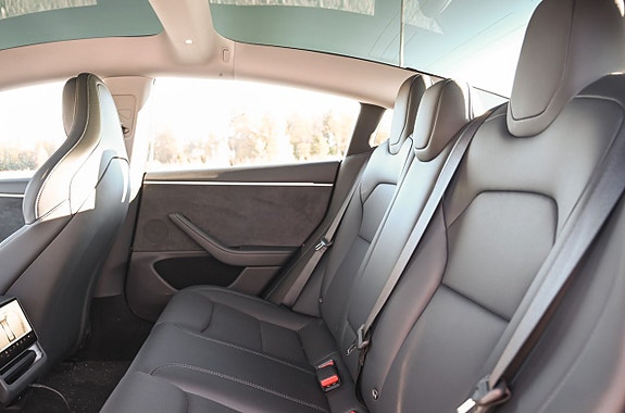 Tesla Model 3 15 of 27