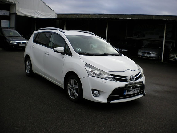 Toyota Verso 2 of 5