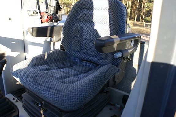 Volvo CASE 6 of 10