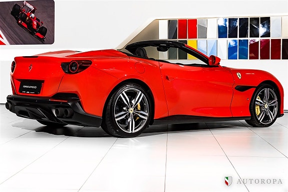 Ferrari Portofino 3 of 5