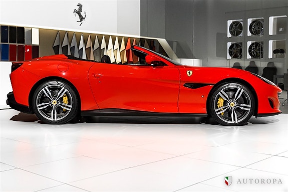 Ferrari Portofino 2 of 5