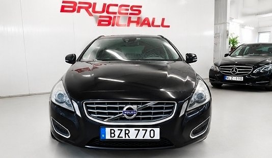 Volvo V60 2 of 12