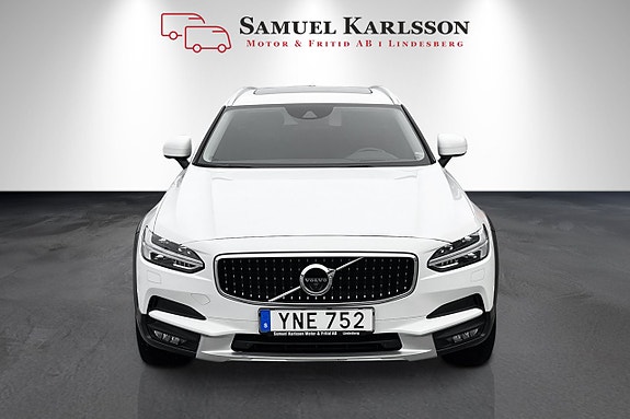 Volvo V90 Cross Country 8 of 20