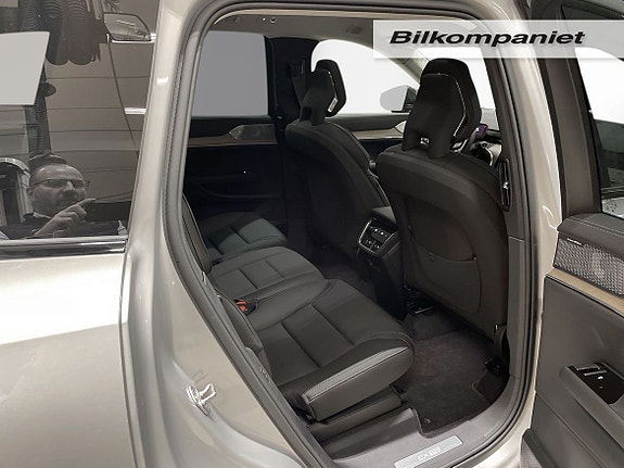 Volvo EX90 11 of 20