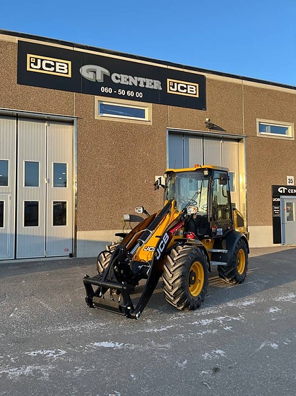 JCB 409 T5 Nordic Edition 2 of 5