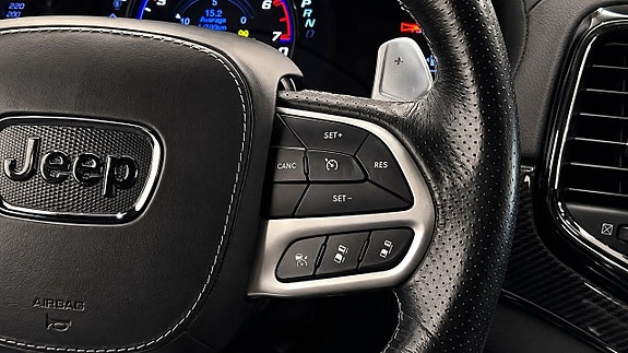 Jeep Grand Cherokee 27 of 27