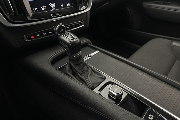 Volvo S90 24 of 30
