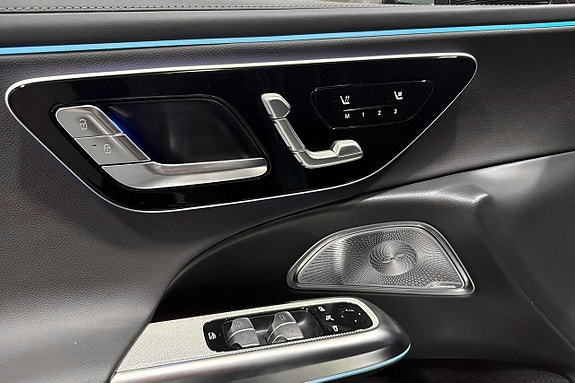 Mercedes-Benz E300 e 12 of 14