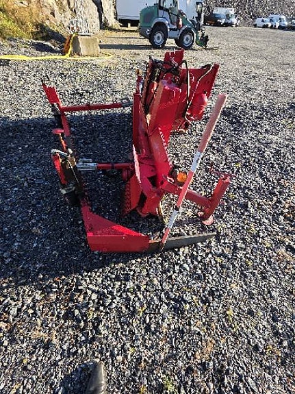 Bakbett med strängspridare för lastbil