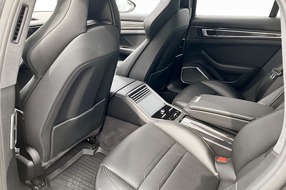 Porsche Panamera Turbo S 10 of 11