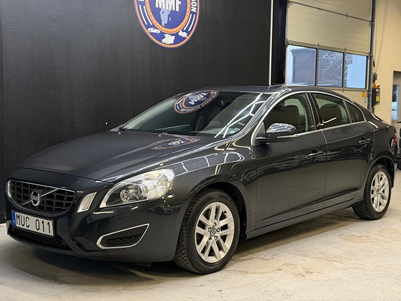 Volvo S60 4 of 5