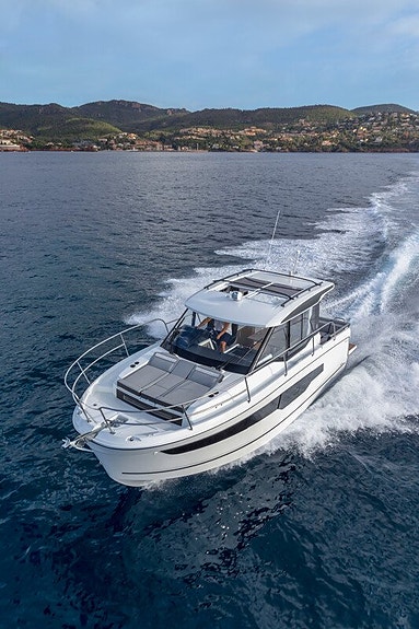 Jeanneau 895 Serie 2 2026 NYHET 2x Yamaha F200XSA2 Joystick 3 of 5