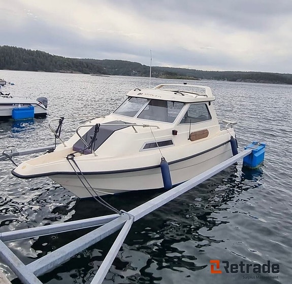 Motorbåt Uttern 5750 C med Mercury 75 hk inkl trailer