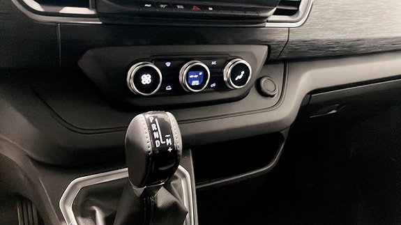 Nissan Primastar 12 of 12