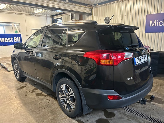 Toyota RAV4 3 of 5