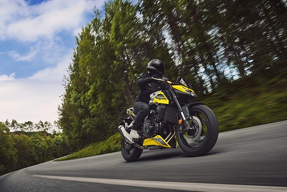 Honda CB 750 Hornet E-Clutch 10 of 21