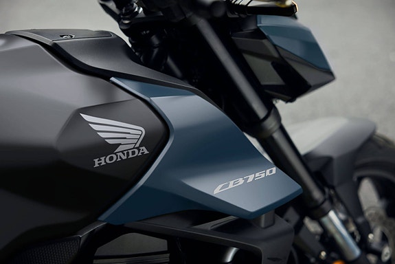 Honda CB 750 Hornet E-Clutch 3 of 21